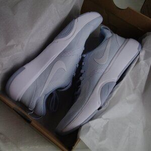 NIKE CITY REP TR WOMENS 9 SHOES SNEAKERS NEW